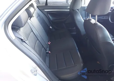 2010 Volkswagen Jetta Limited Edition из США, поврежденный, VIN 3VWRX7AJ9AM165284